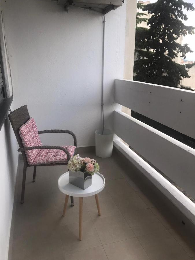 2 bedroom apartment/parking/market Split Buitenkant foto