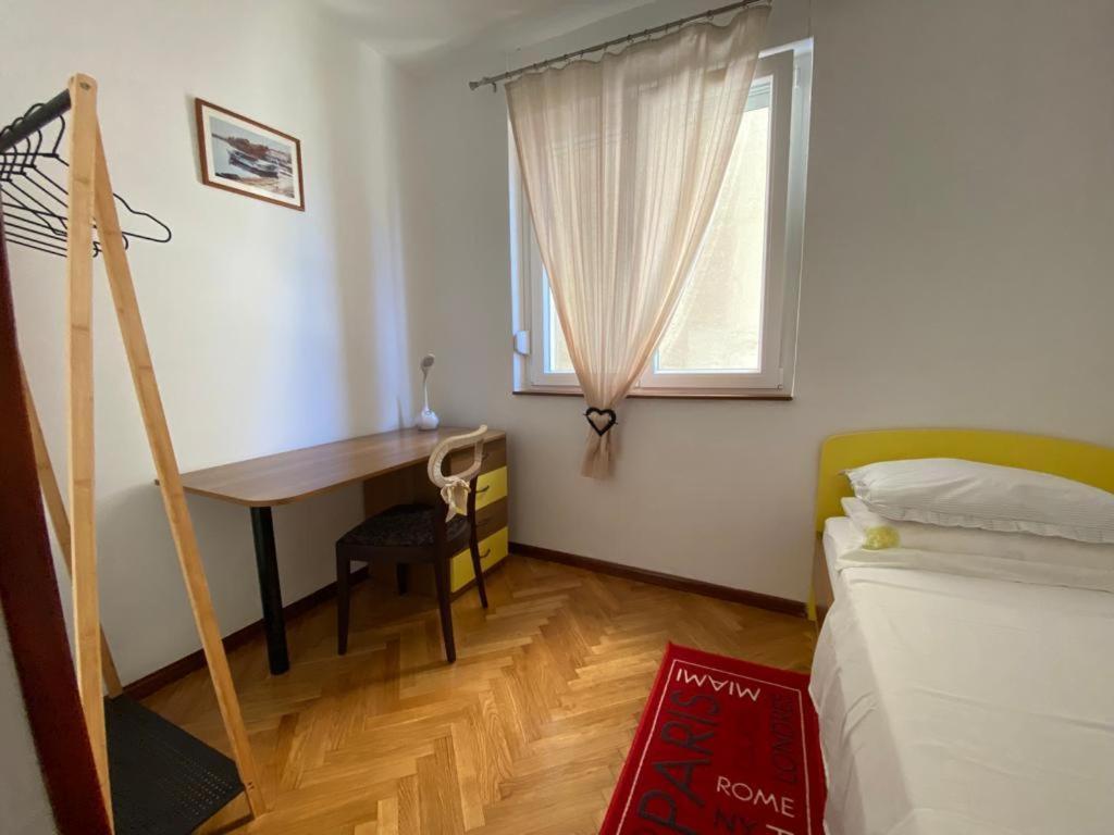 2 bedroom apartment/parking/market Split Buitenkant foto