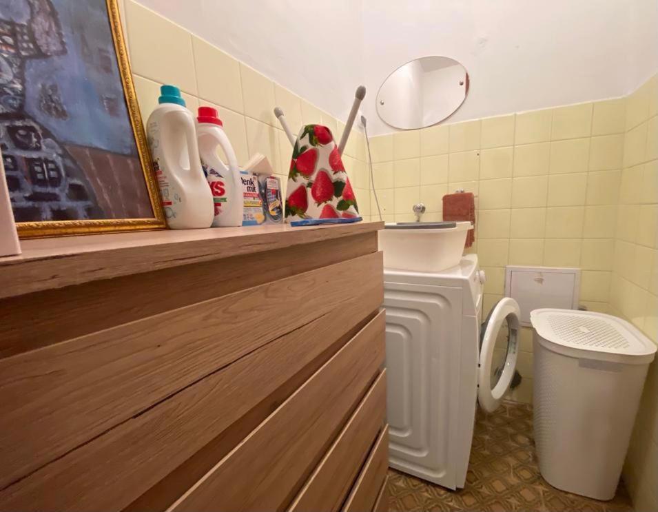 2 bedroom apartment/parking/market Split Buitenkant foto