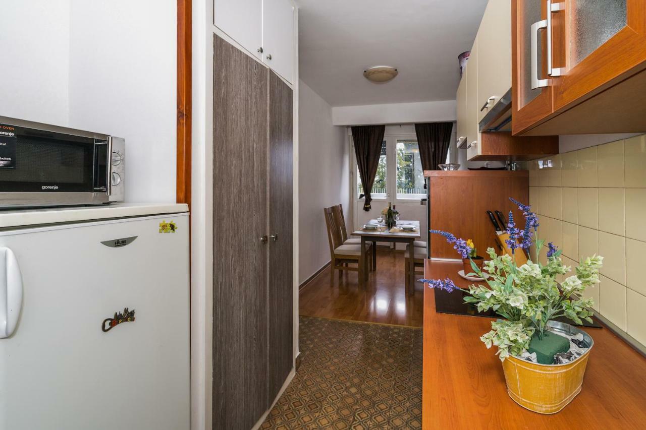 2 bedroom apartment/parking/market Split Buitenkant foto
